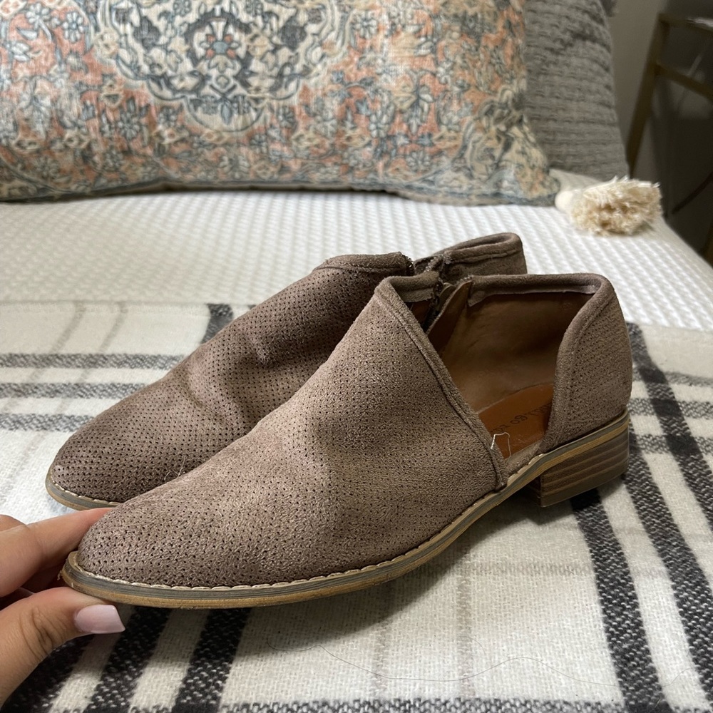 Womens Flats